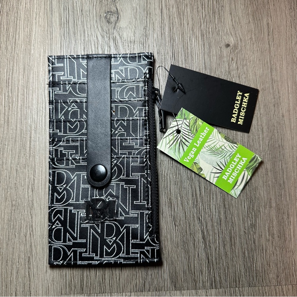 Badgley Mischka MSRP $59 Black Credit Card Holder With Tab Vegan Leather Unisex